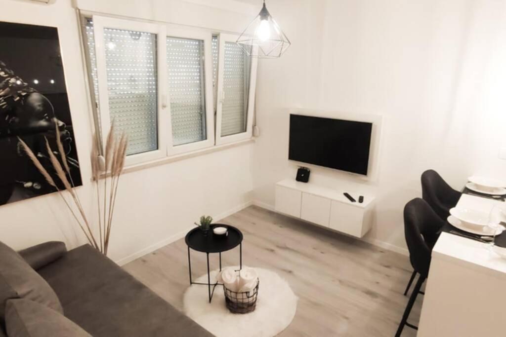 New! Top Apartment, Split View From Above Eksteriør billede