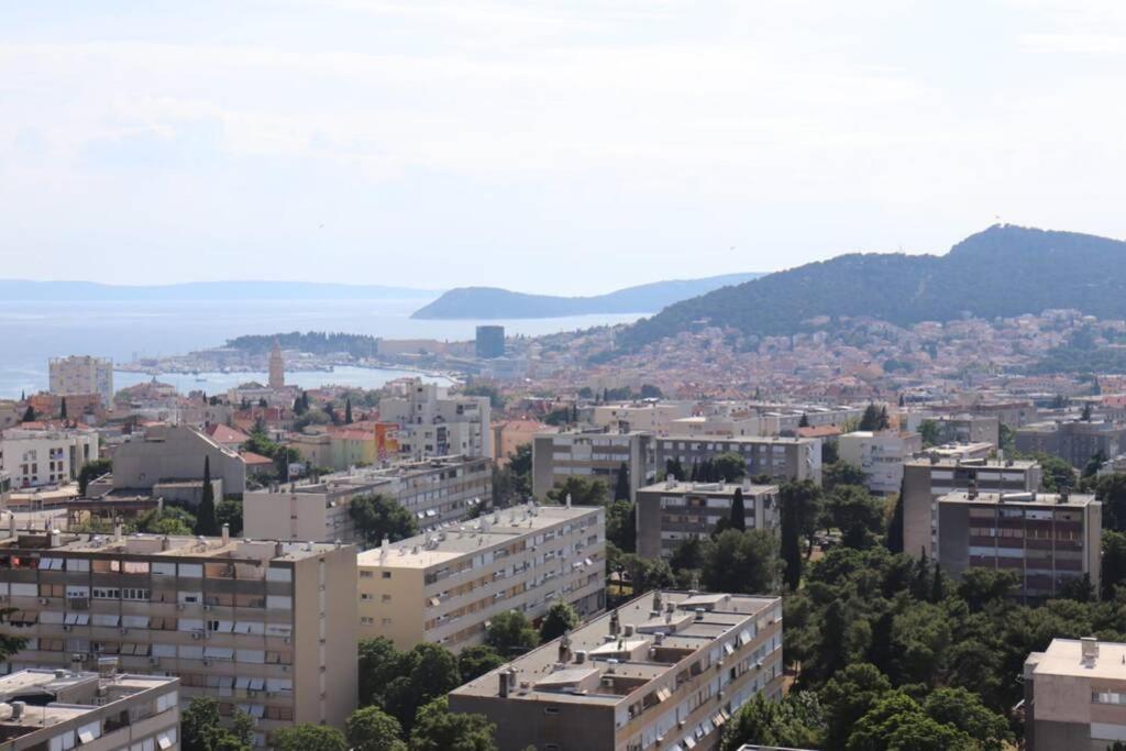 New! Top Apartment, Split View From Above Eksteriør billede