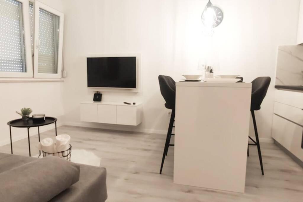 New! Top Apartment, Split View From Above Eksteriør billede